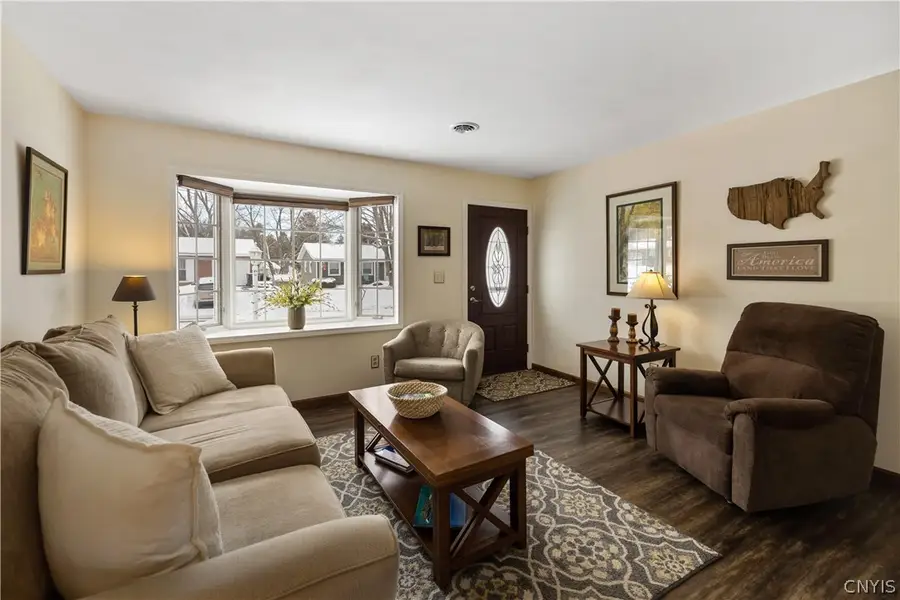 114 Laura Ct, Court, Chittenango, NY 13037 - #3