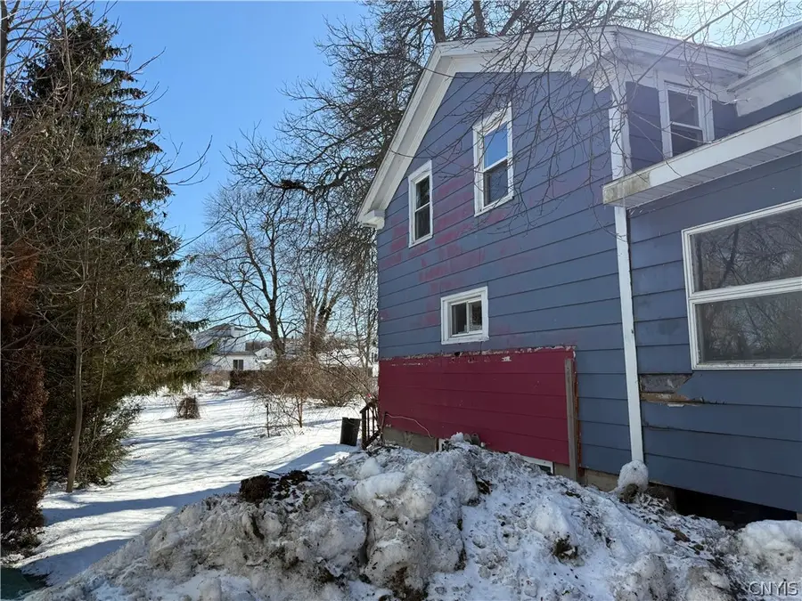 94 E Schuyler Street, Oswego, NY 13126 - #3