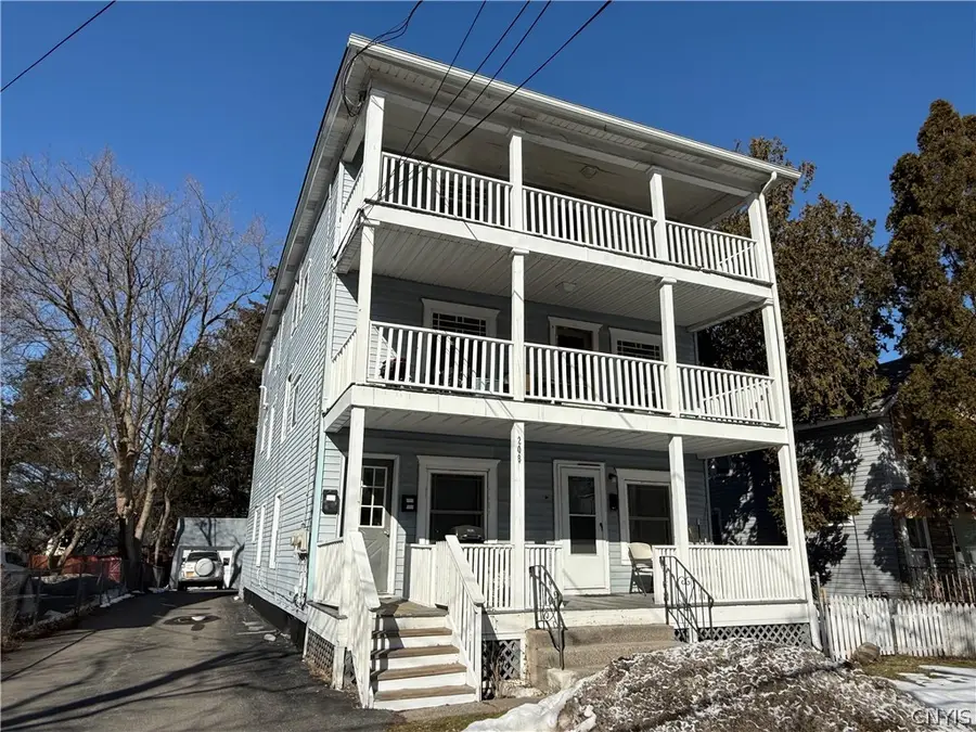 208 W Yates Street, East Syracuse, NY 13057 - #3