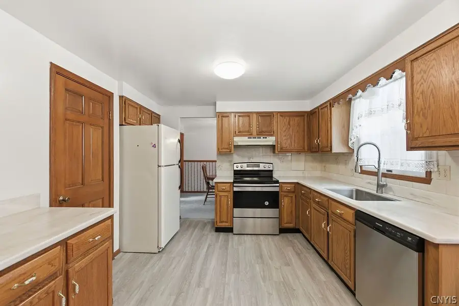 127 Dorando, Liverpool, NY 13090 - #2