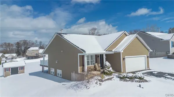 16 Laurens Way, Baldwinsville, NY 13027