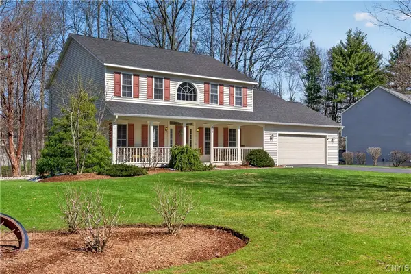 222 Giddings Trl, Baldwinsville, NY 13027