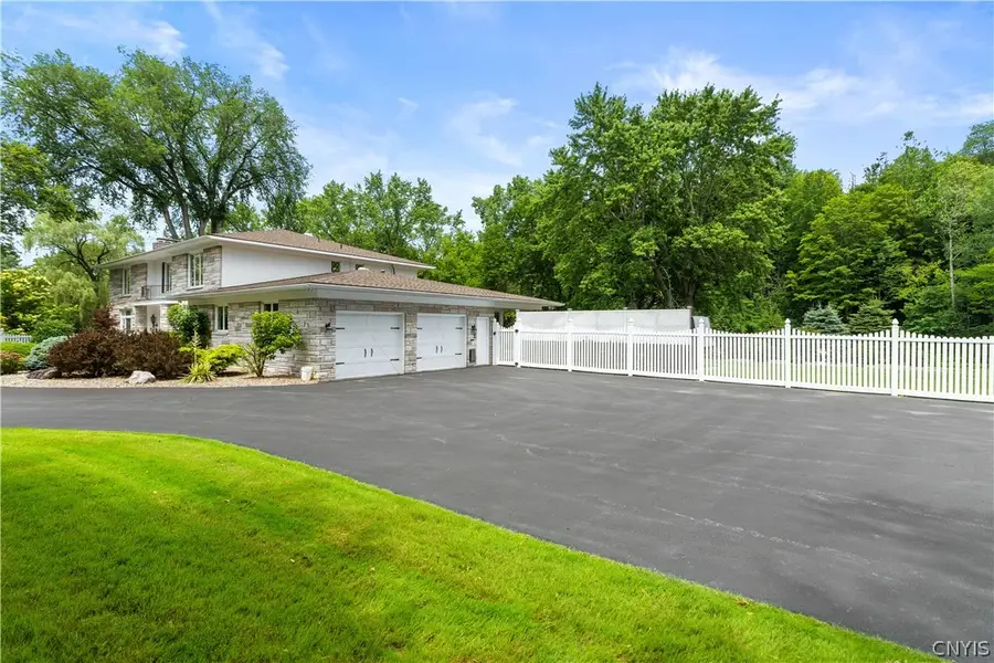 5 Hingham Road, Utica, NY 13501 - #2