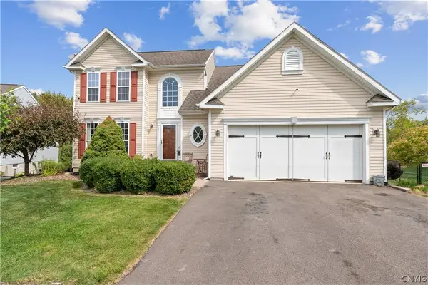 19 Cross Country Drive, Baldwinsville, NY 13027