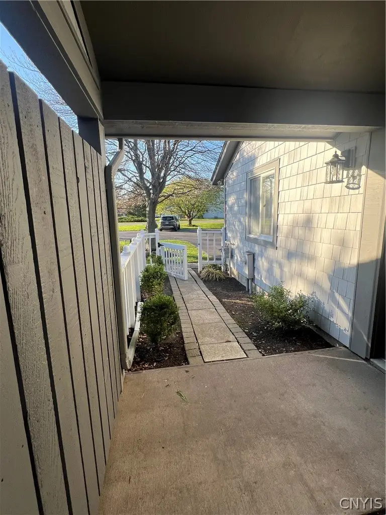 378 Summerhaven Drive N, East Syracuse, NY 13057 - #3