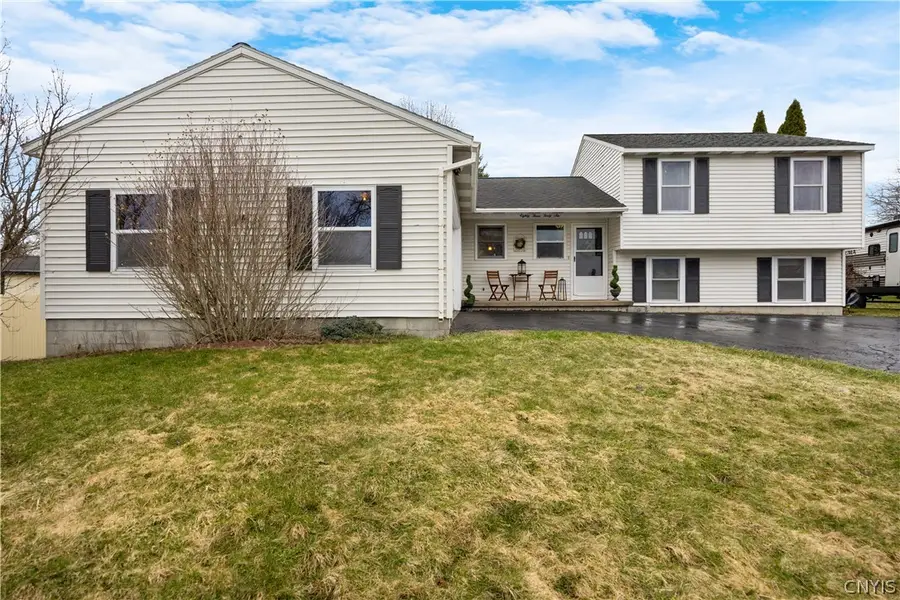 8346 Sextant Drive, Baldwinsville, NY 13027 - #2