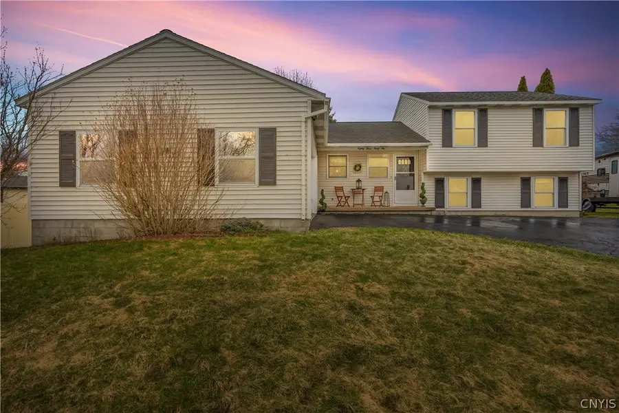 8346 Sextant Drive, Baldwinsville, NY 13027 - #3