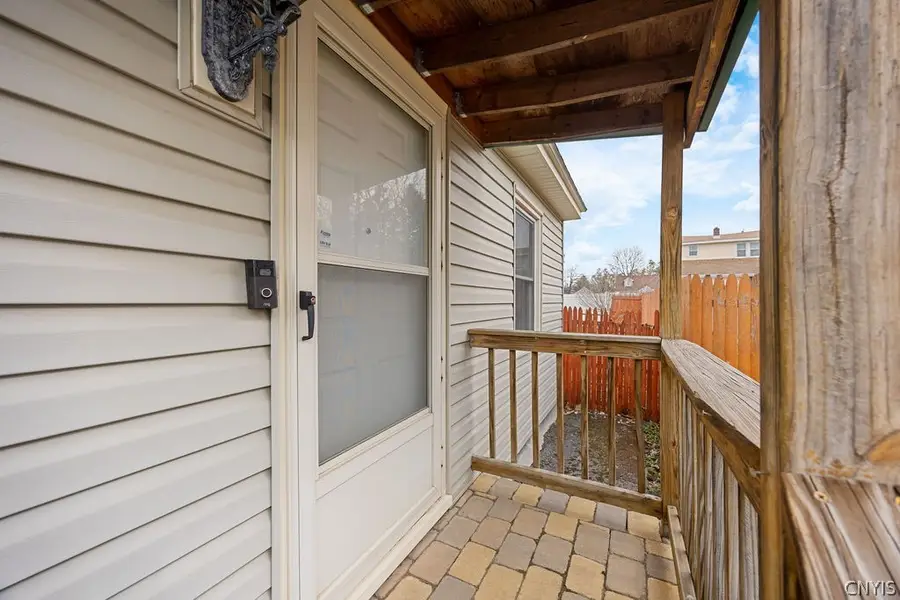 352 Roxford Road N, Syracuse, NY 13208 - #3