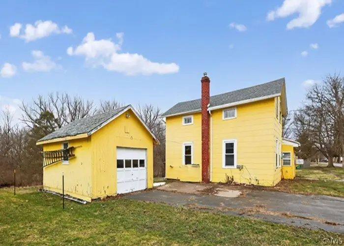 49 N Hartland Street, Middleport, NY 14105 - #2