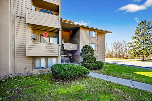 211 Watertree Drive, East Syracuse, NY 13057