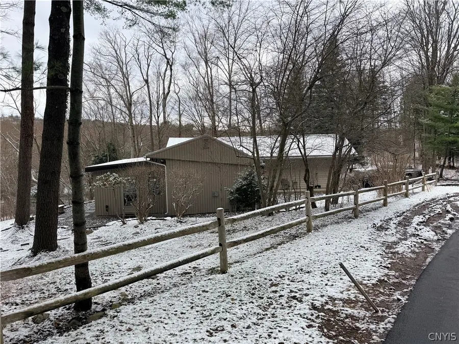 8 The Hills Dr, Utica, NY 13501 - #2