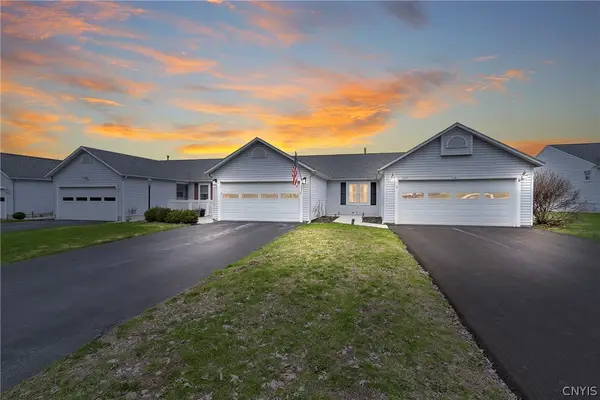 307 Clouds View Circle, Camillus, NY 13031