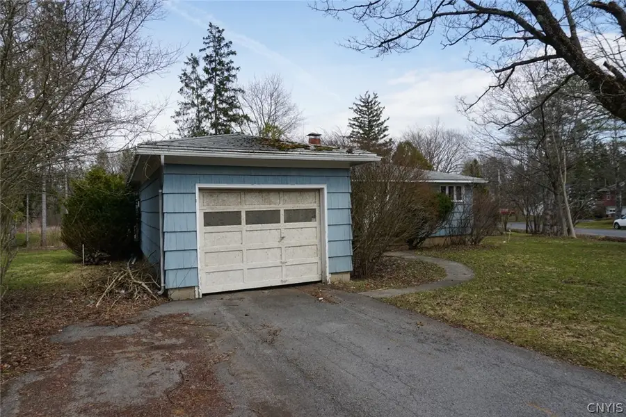 873 Milford Dr, Skaneateles, NY 13152 - #2