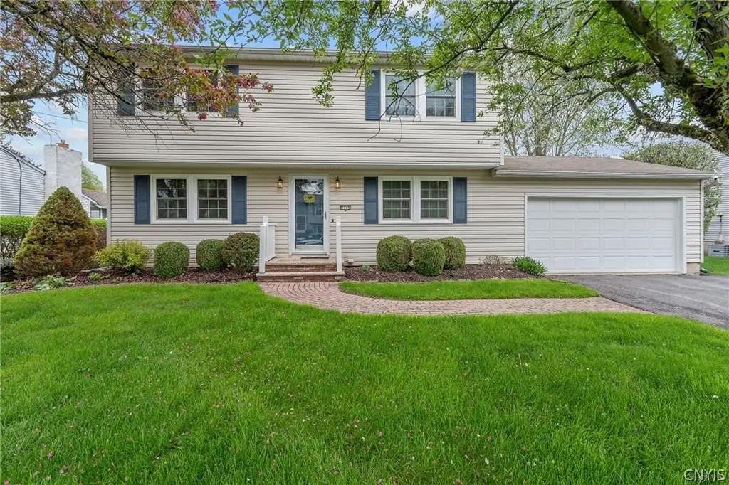 7745 N Whiffletree Ln, Liverpool, NY 13090 - #1