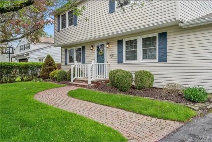 7745 N Whiffletree Ln, Liverpool, NY 13090 - #2