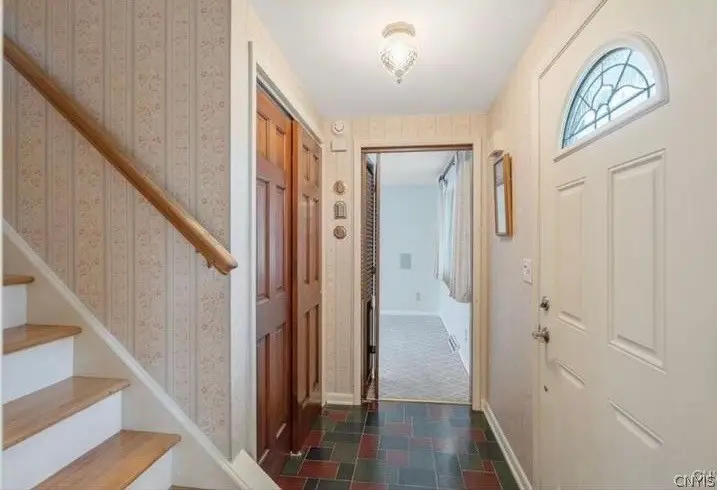 7745 N Whiffletree Ln, Liverpool, NY 13090 - #3