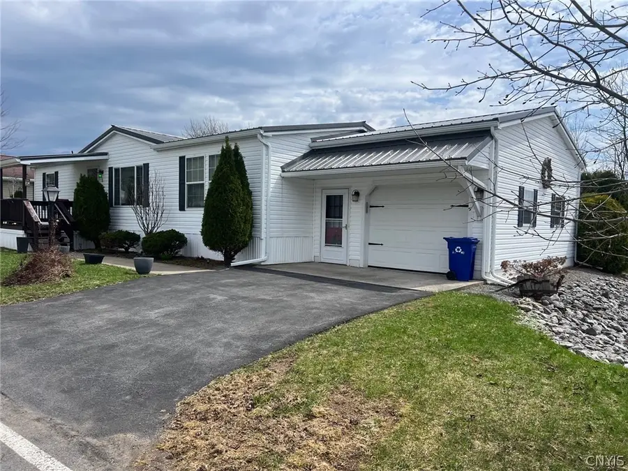 8 Majestic Ln, New Hartford, NY 13413 - #3