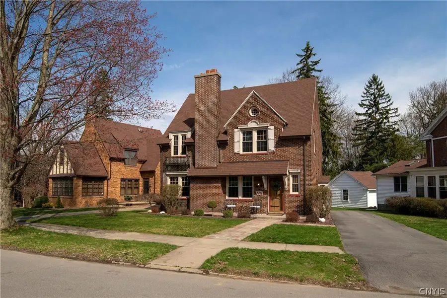 2212 Douglas Crescent, Utica, NY 13501 - #2