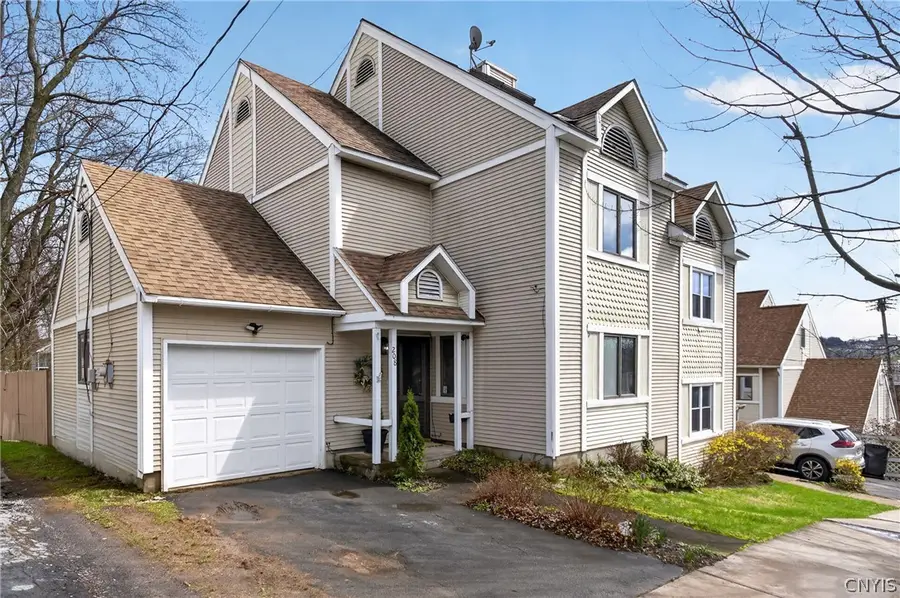 208 Oak Street, Syracuse, NY 13203 - #3
