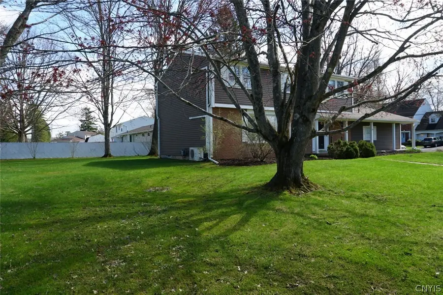 5525 Topsfield Ln, Clay, NY 13041 - #3