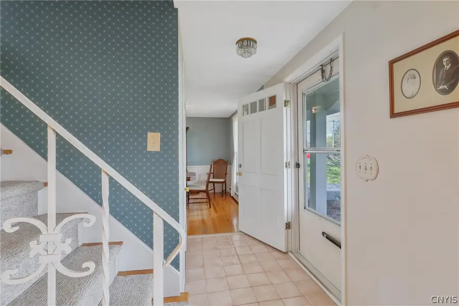 4868 Juneway Drive S, Liverpool, NY 13088 - #3