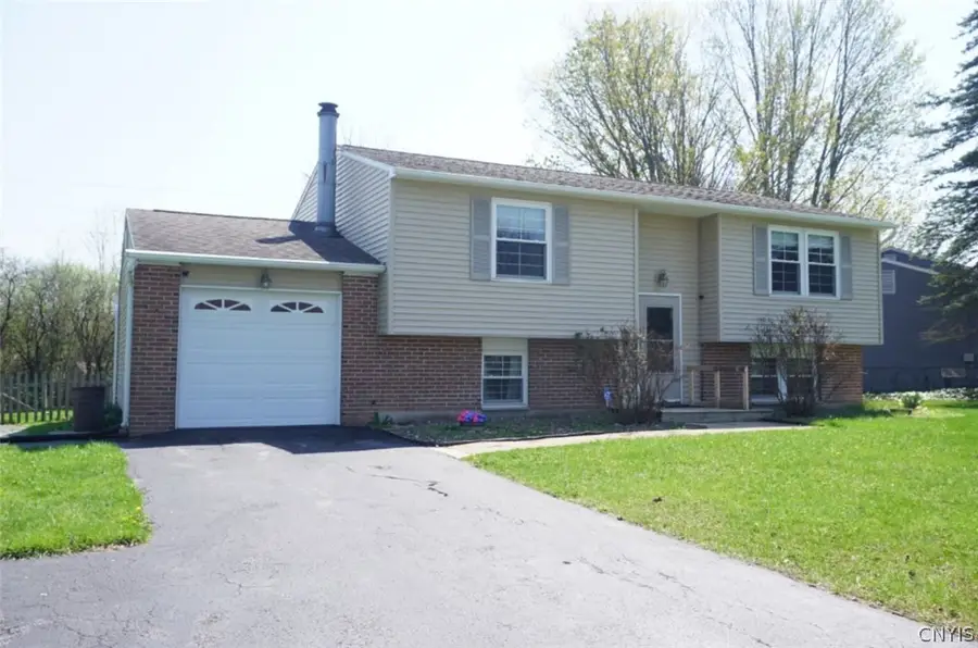 7436 Blumer Road, Liverpool, NY 13088 - #2