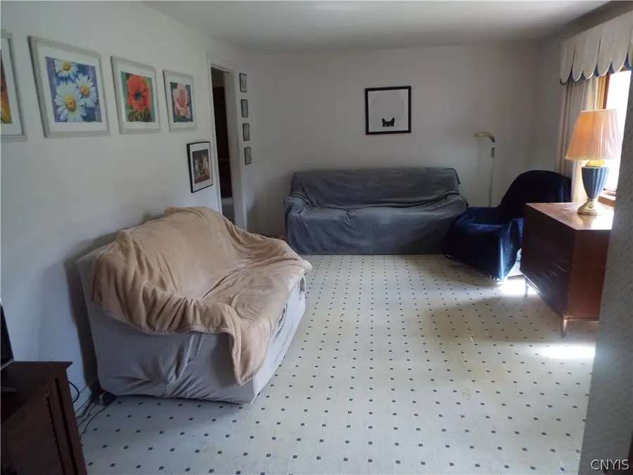 210 S Webber Drive, Chittenango, NY 13037 - #3