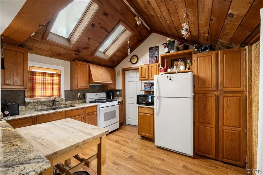 603 Clinton St, Fayetteville, NY 13066 - #2