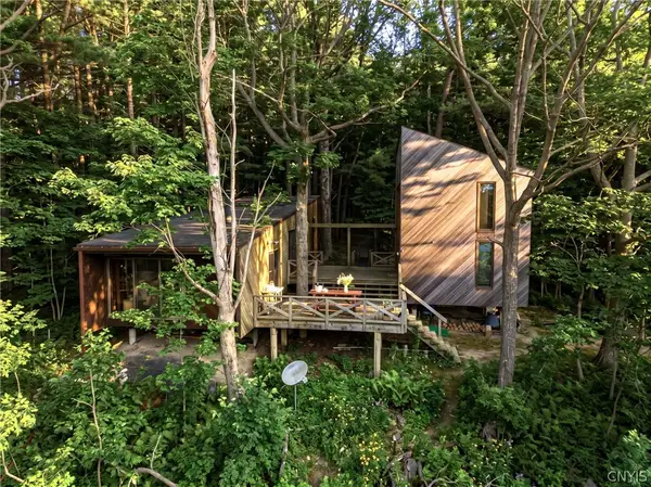 1015 Grays Landing, Skaneateles, NY 13152