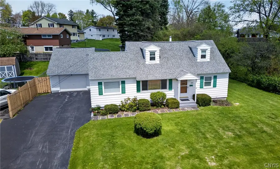 203 Chestnut Heights Drive, Liverpool, NY 13088 - #2