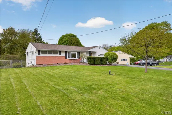 207 Dickerson Drive S, Camillus, NY 13031