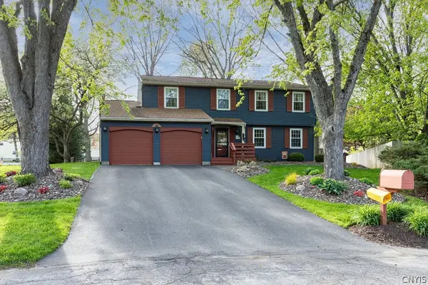 8052 Fox Run Circle, Liverpool, NY 13090