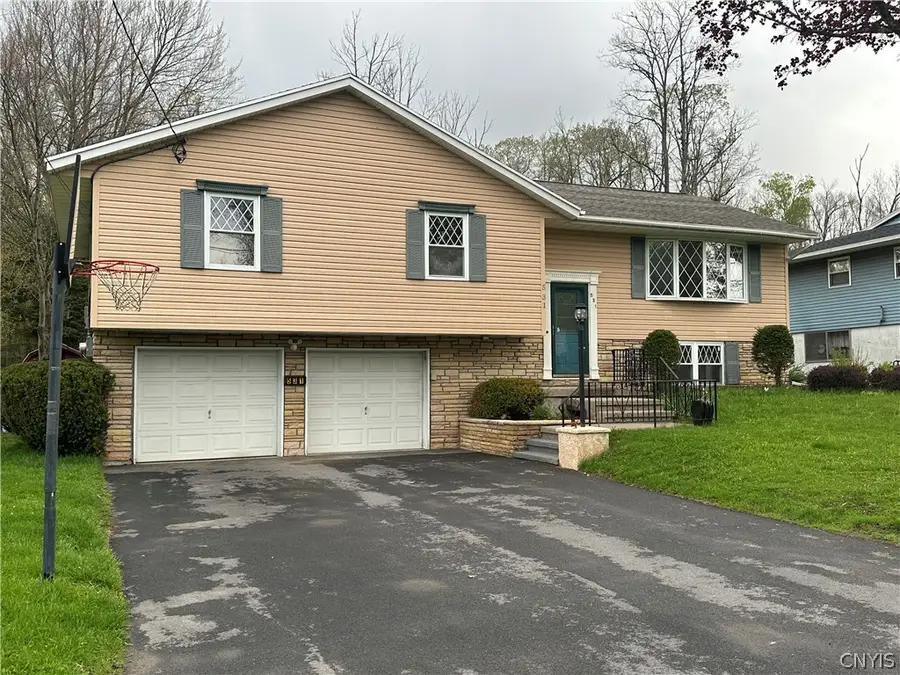 531 Cedarbrook Crescent, Utica, NY 13502 - #2