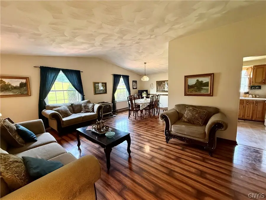 27 Meadowbrook Drive, New Hartford, NY 13413 - #2