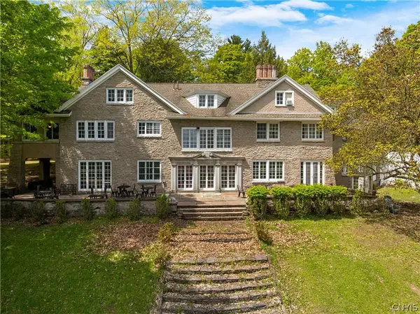 5272 Onondaga Road, Camillus, NY 13031