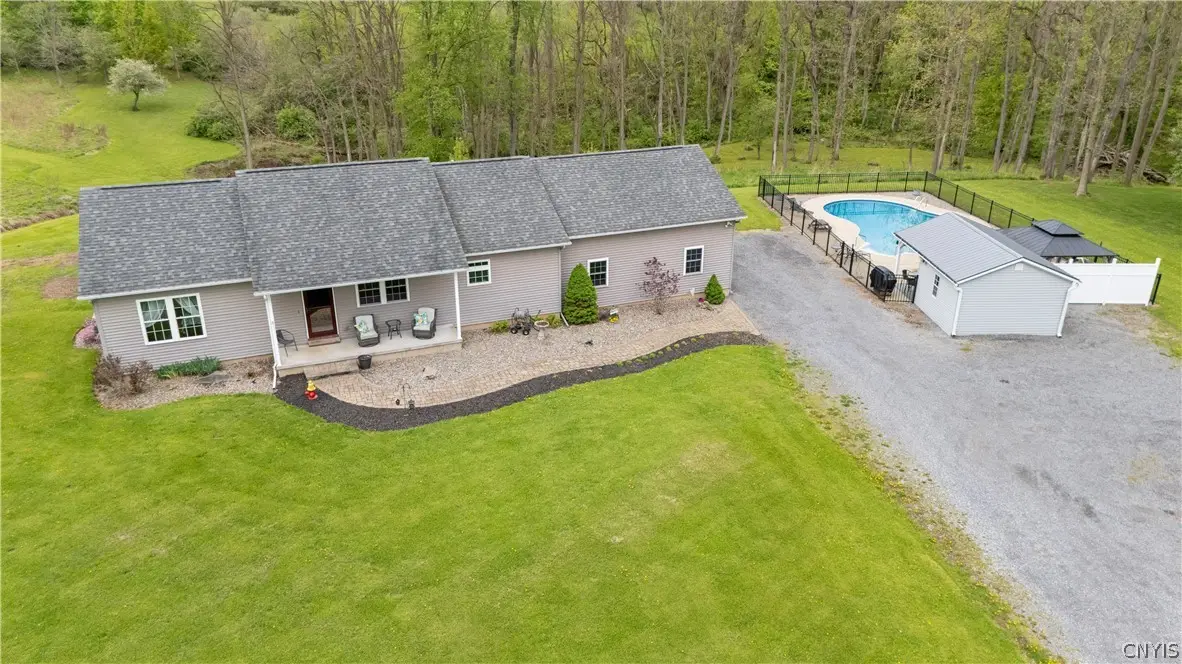 211 S Court Street, Canastota, NY 13032 - #1