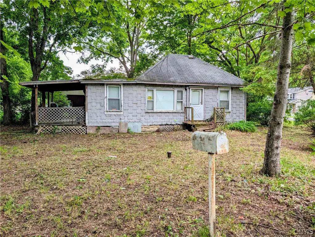 805 N Center Street, East Syracuse, NY 13057 - #1