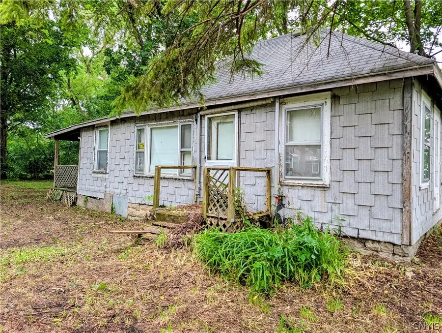 805 N Center Street, East Syracuse, NY 13057 - #3