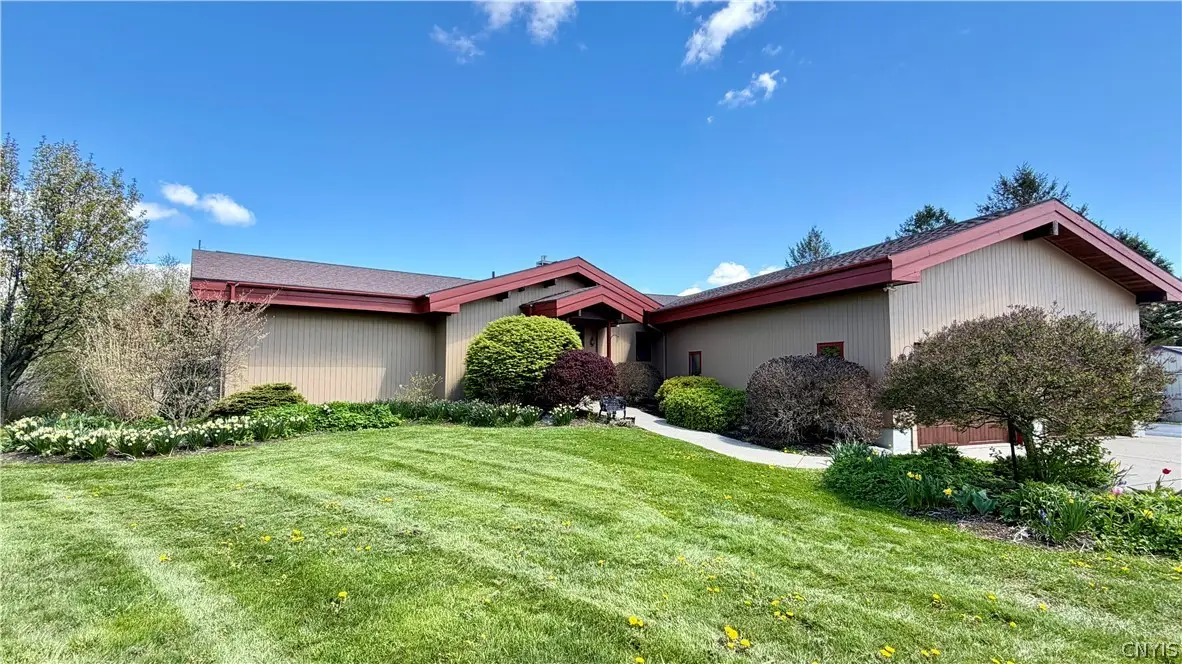 5601 Mack Rd, Skaneateles, NY 13152 - #1