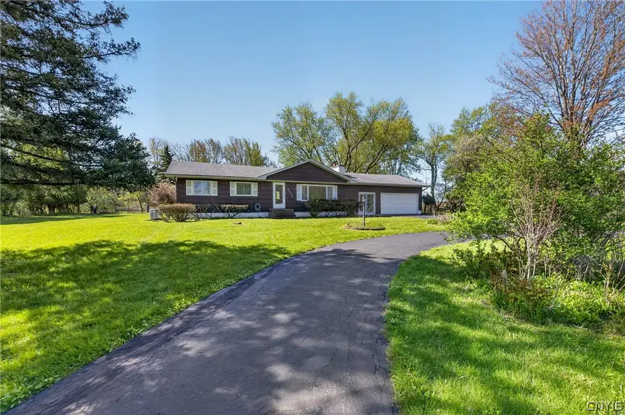 6590 Badgley Rd, East Syracuse, NY 13057 - #3