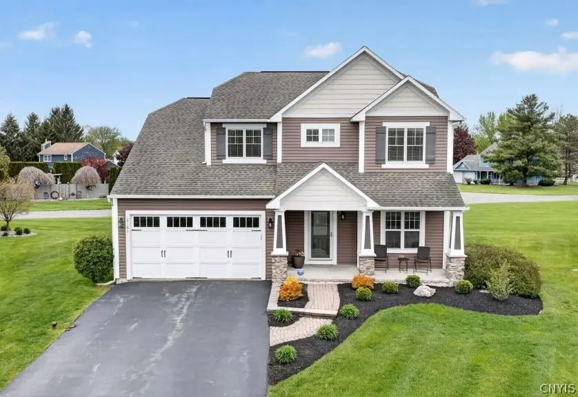 8195 Fenimore Court, Liverpool, NY 13090 - #1