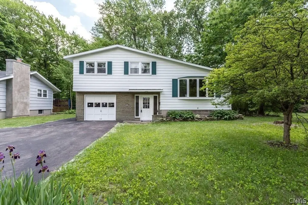 321 Wells Avenue W, Syracuse, NY 13212 - #1