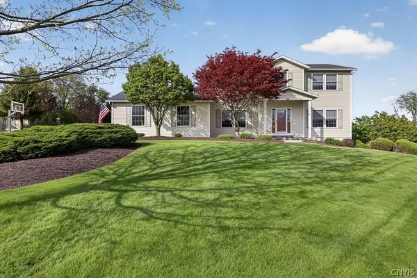 126 Snowflake Circle, Camillus, NY 13031
