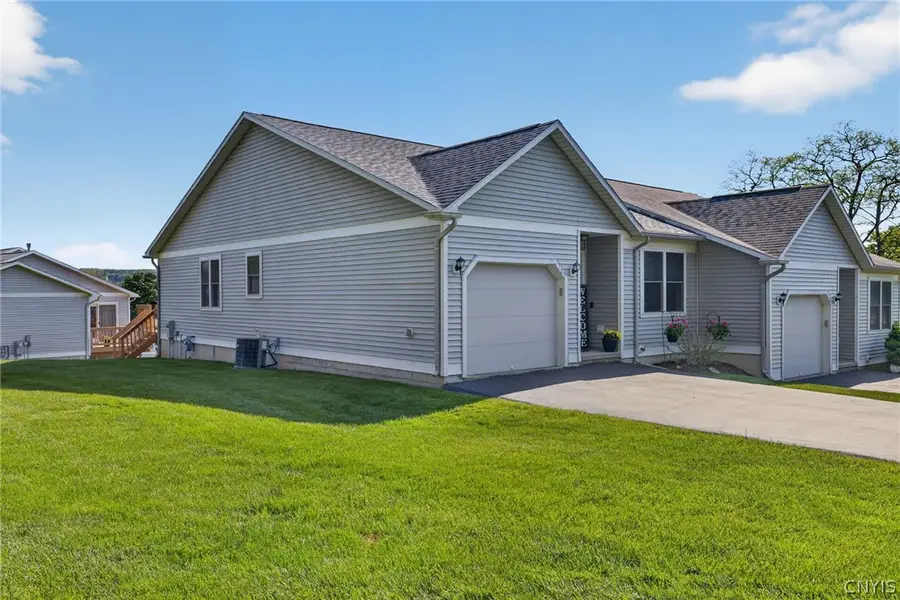183 Timber Wolf Circle, Syracuse, NY 13209 - #2