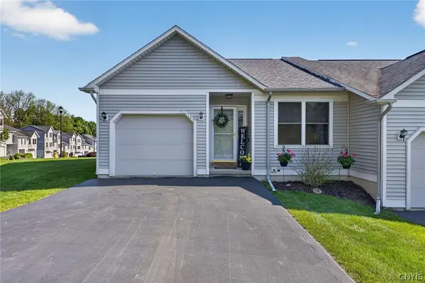 183 Timber Wolf Circle, Syracuse, NY 13209