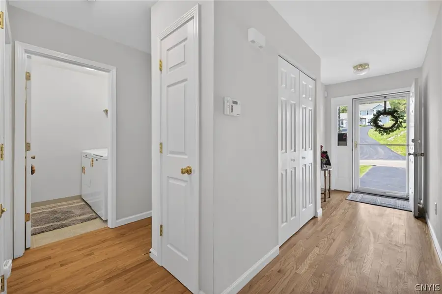 183 Timber Wolf Circle, Syracuse, NY 13209 - #3