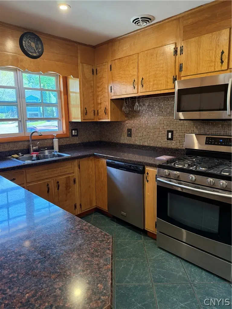 200 Gifford Parkway, Syracuse, NY 13214 - #3