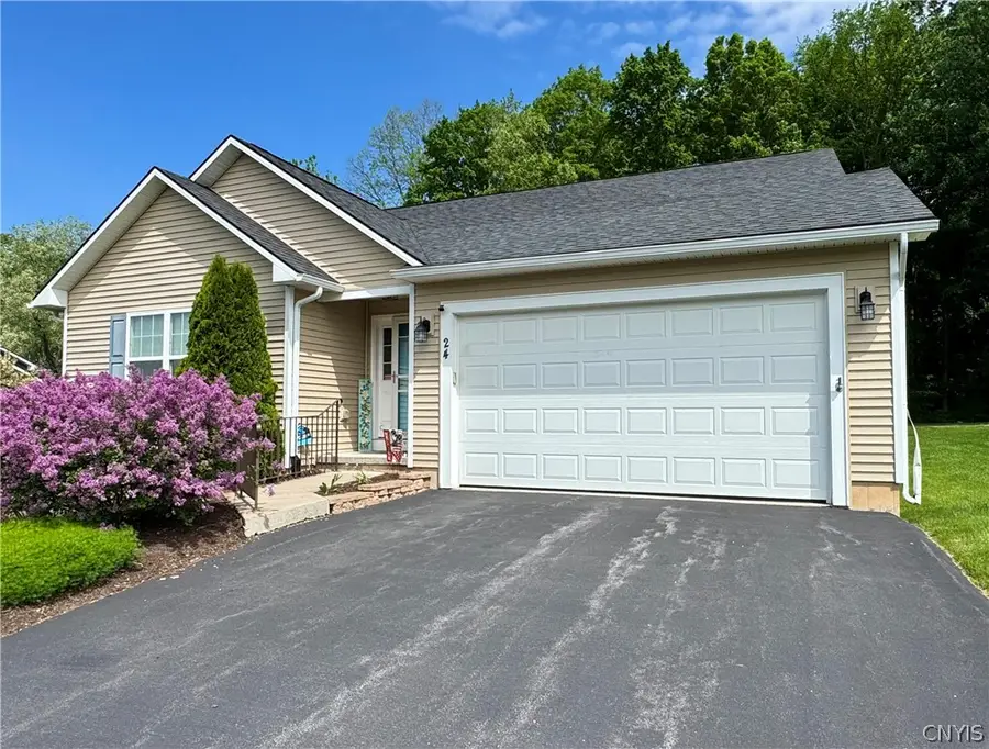 24 White Chapel Road, Baldwinsville, NY 13027 - #2