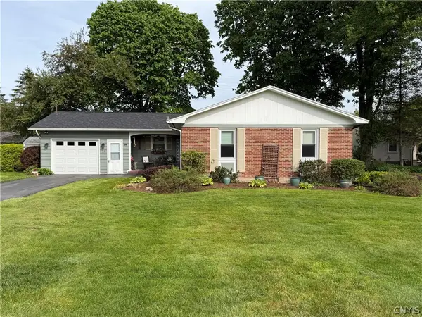 53 Ridgeway Sites Avenue, Oswego, NY 13126