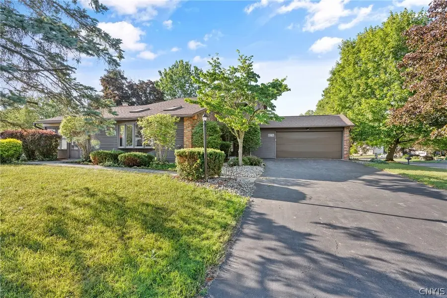 8376 Zenith Drive, Baldwinsville, NY 13027 - #3